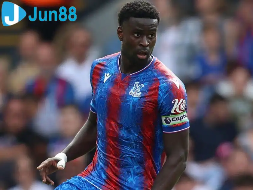 Việc Guehi ở lại giúp Crystal Palace vẫn đang duy trì được sự ổn định về mặt phong độ trong thời gian qua (Ảnh: BBC) Việc Guehi ở lại giúp Crystal Palace vẫn đang duy trì được sự ổn định về mặt phong độ trong thời gian qua (Ảnh: BBC)