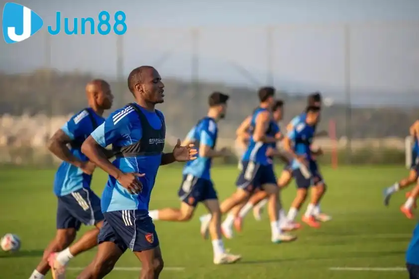 Erokspor được đánh giá cao hơn trong trận đấu này