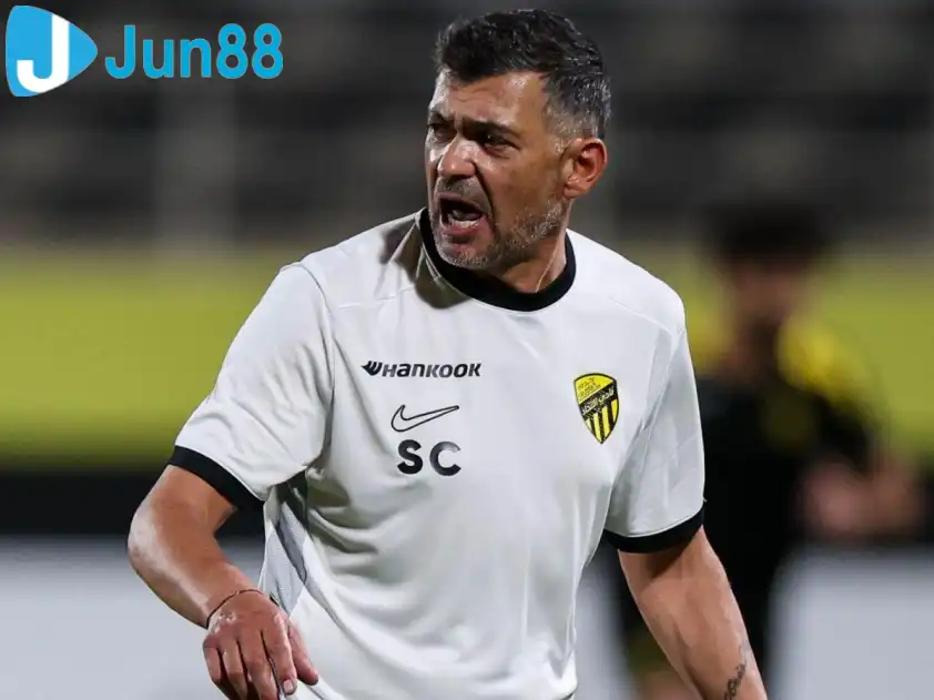 HLV Sergio Conceicao được kỳ vọng sẽ giúp Al Ittihad đánh bại Al Shorta ở lượt trận thứ 3 cúp C1 châu Á mùa này (Ảnh: Bola na Rede)