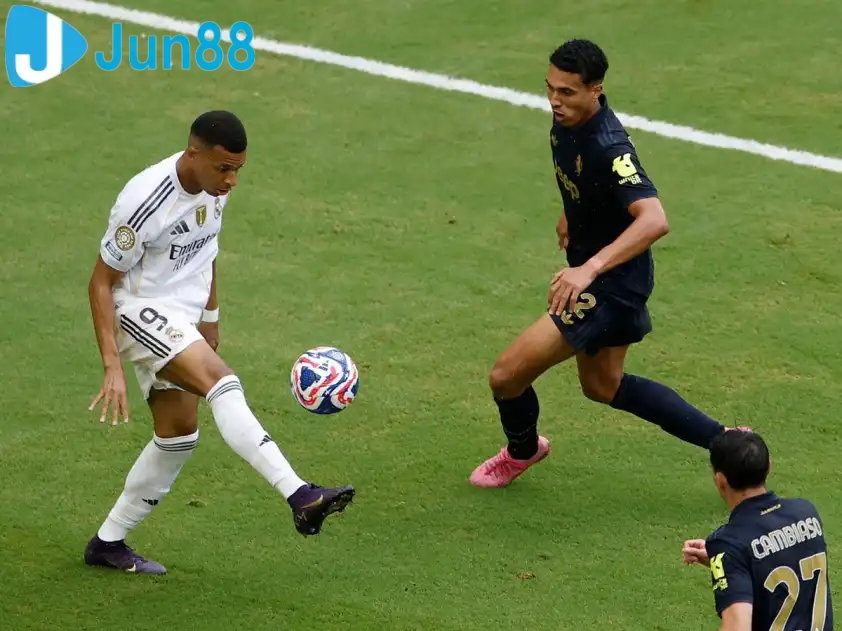 Real Madrid và Juventus là trận cầu đáng được mong chờ nhất vòng 3 UEFA Champions League (Ảnh: Eurosport)